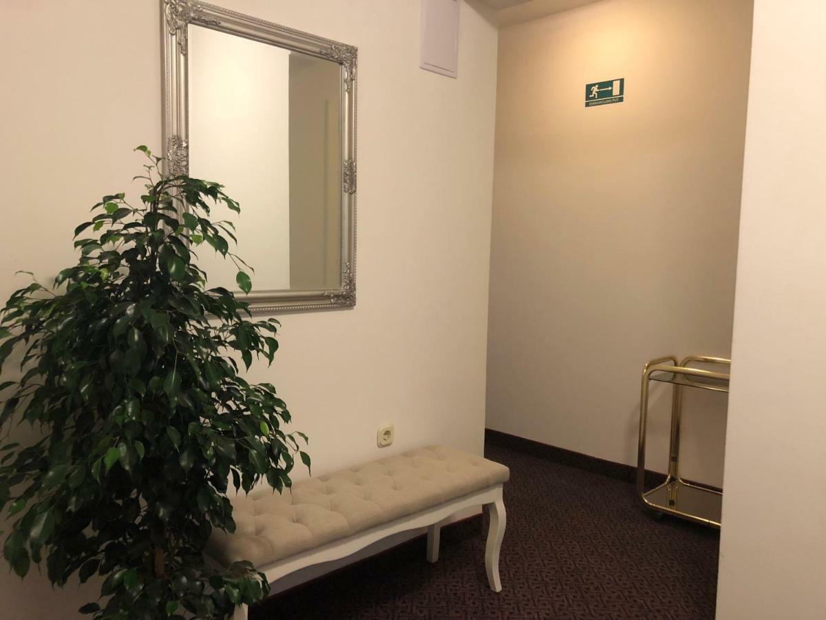 Rooms Ana Стобреч Екстер'єр фото